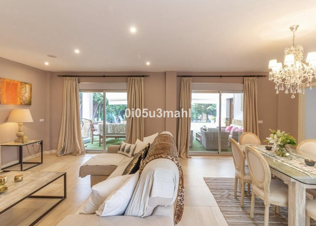 5 Bed Townhouse for sale in Pinares De San Antón Málaga Ciudad, Málaga, Spain