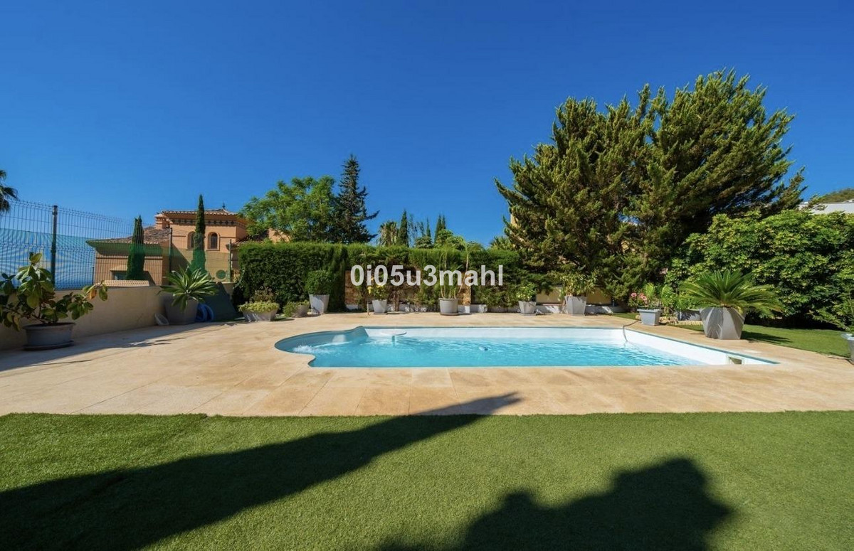5 Bed Townhouse for sale in Pinares De San Antón Málaga Ciudad, Málaga, Spain