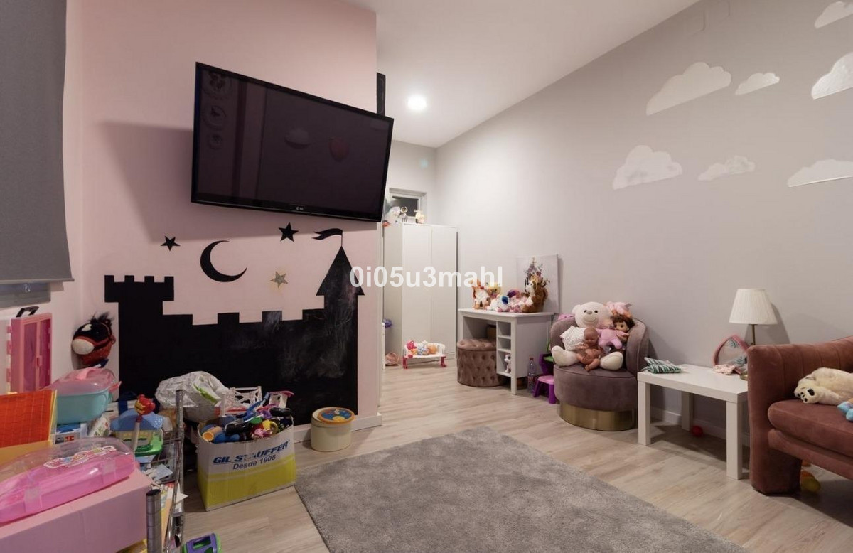 5 Bed Townhouse for sale in Pinares De San Antón Málaga Ciudad, Málaga, Spain