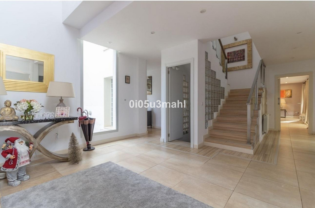 5 Bed Townhouse for sale in Pinares De San Antón Málaga Ciudad, Málaga, Spain