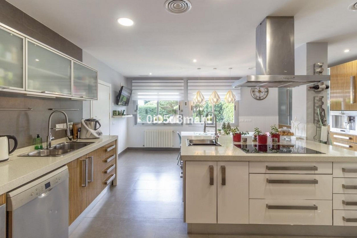 5 Bed Townhouse for sale in Pinares De San Antón Málaga Ciudad, Málaga, Spain