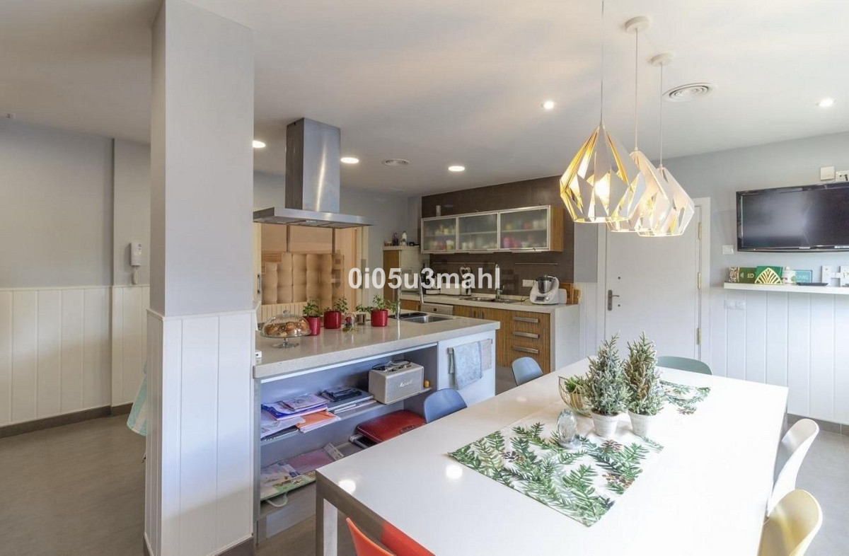 5 Bed Townhouse for sale in Pinares De San Antón Málaga Ciudad, Málaga, Spain