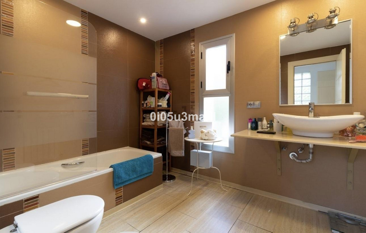 5 Bed Townhouse for sale in Pinares De San Antón Málaga Ciudad, Málaga, Spain