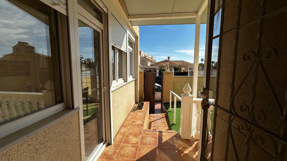 3 Bed Apartment for sale in Orihuela Costa Blanca, Alicante, Spain