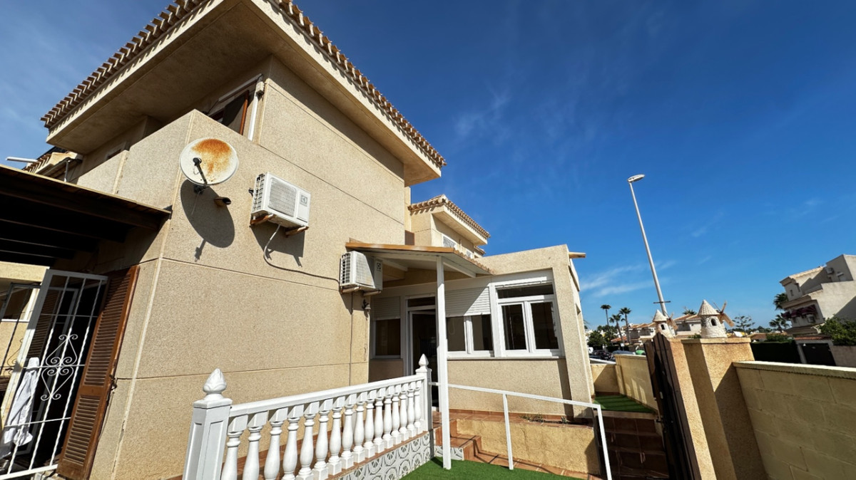 3 Bed Apartment for sale in Orihuela Costa Blanca, Alicante, Spain