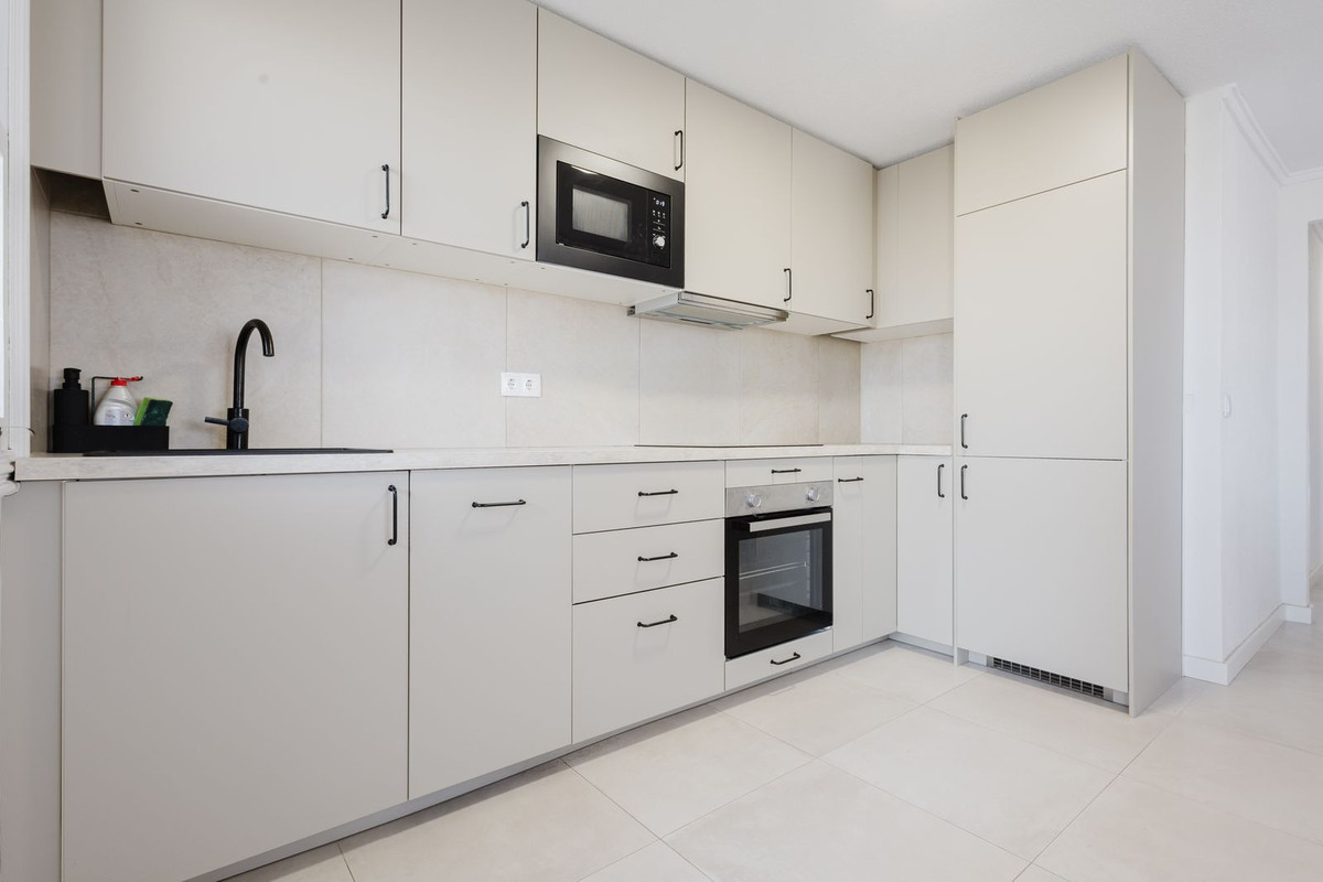 3 Bed Apartment for sale in Torrevieja Costa Blanca, Alicante, Spain
