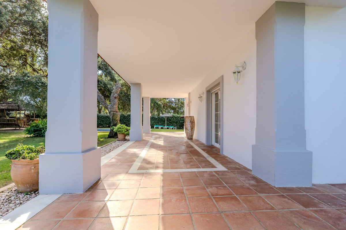 Se vende Villa - Chalet de 4 dormitorios en Costa Del Sol, Cadiz, España