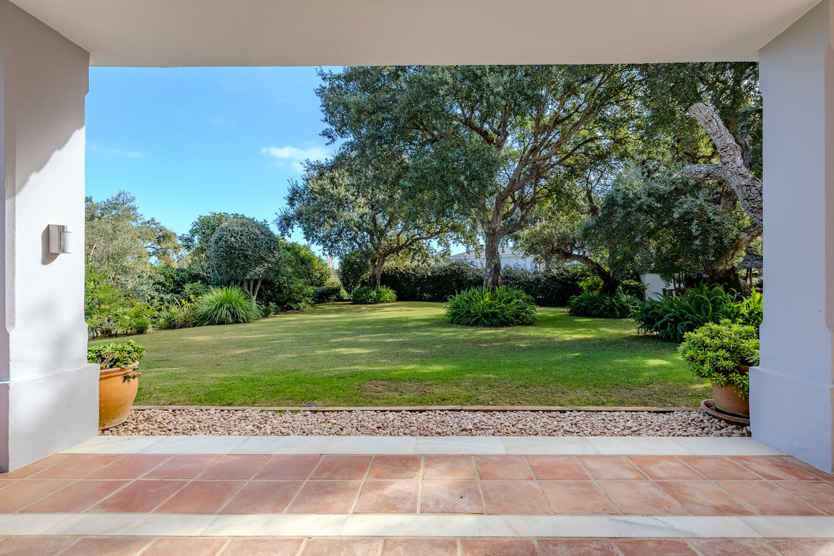 Se vende Villa - Chalet de 4 dormitorios en Costa Del Sol, Cadiz, España