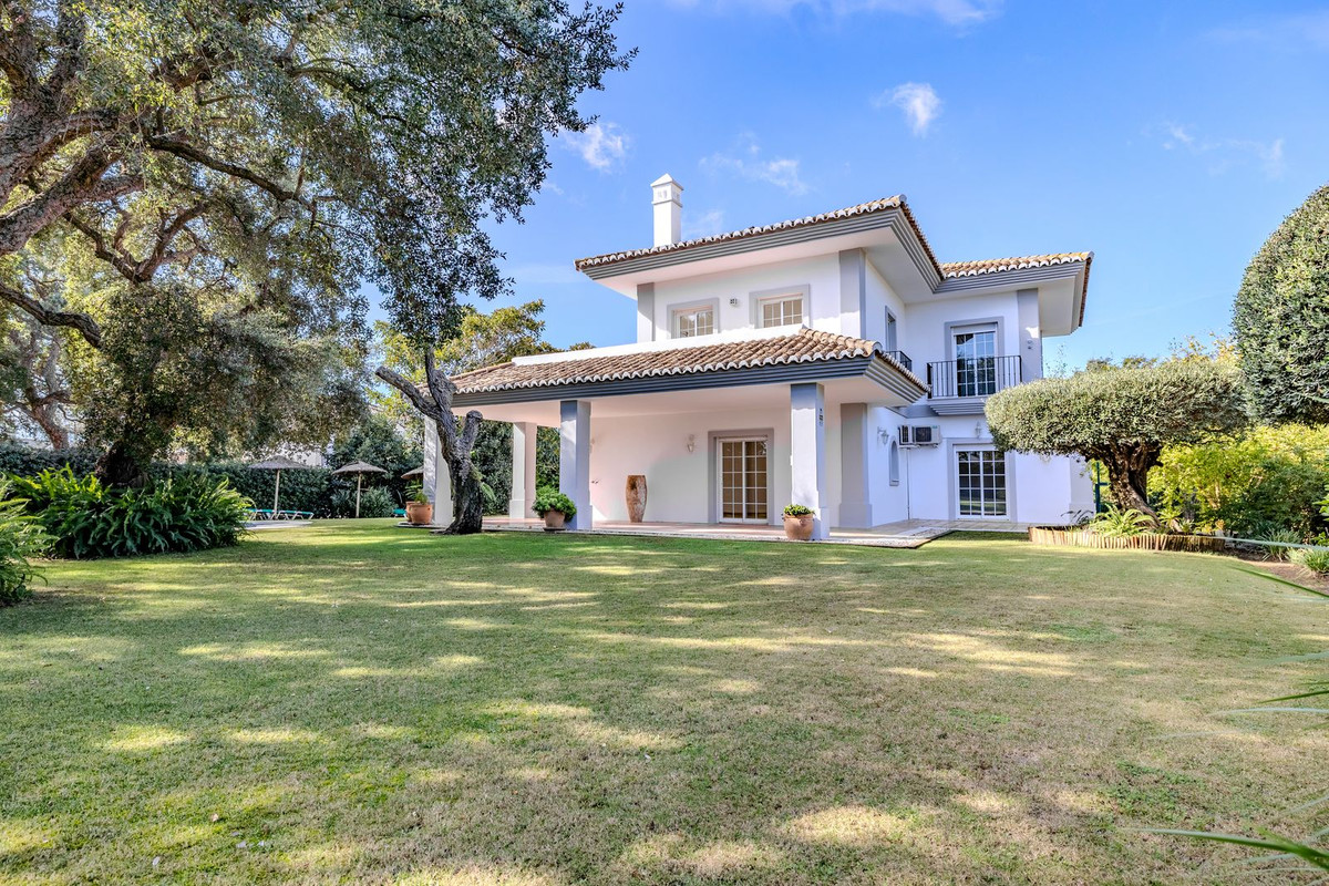 Se vende Villa - Chalet de 4 dormitorios en Costa Del Sol, Cadiz, España