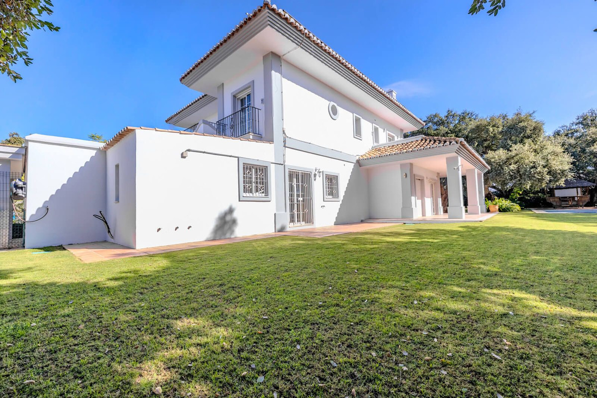 Se vende Villa - Chalet de 4 dormitorios en Costa Del Sol, Cadiz, España