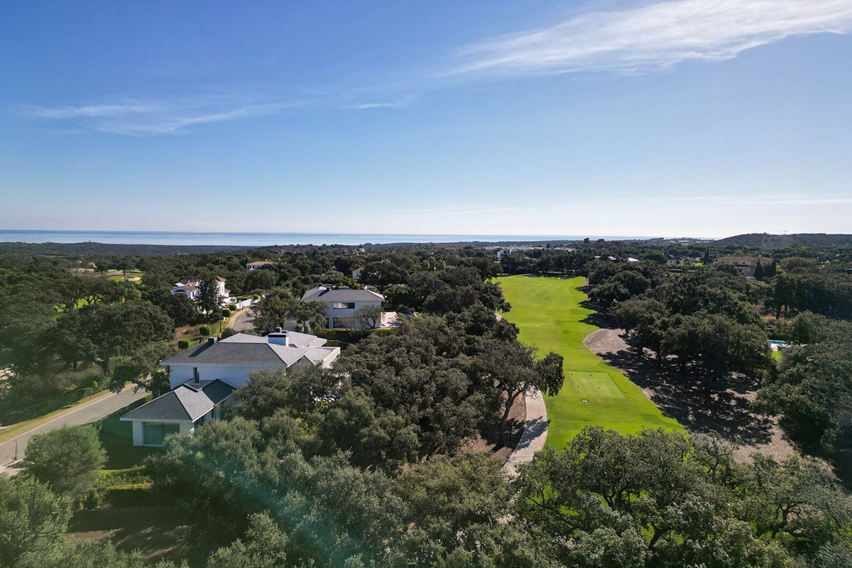 Se vende Villa - Chalet de 4 dormitorios en Costa Del Sol, Cadiz, España