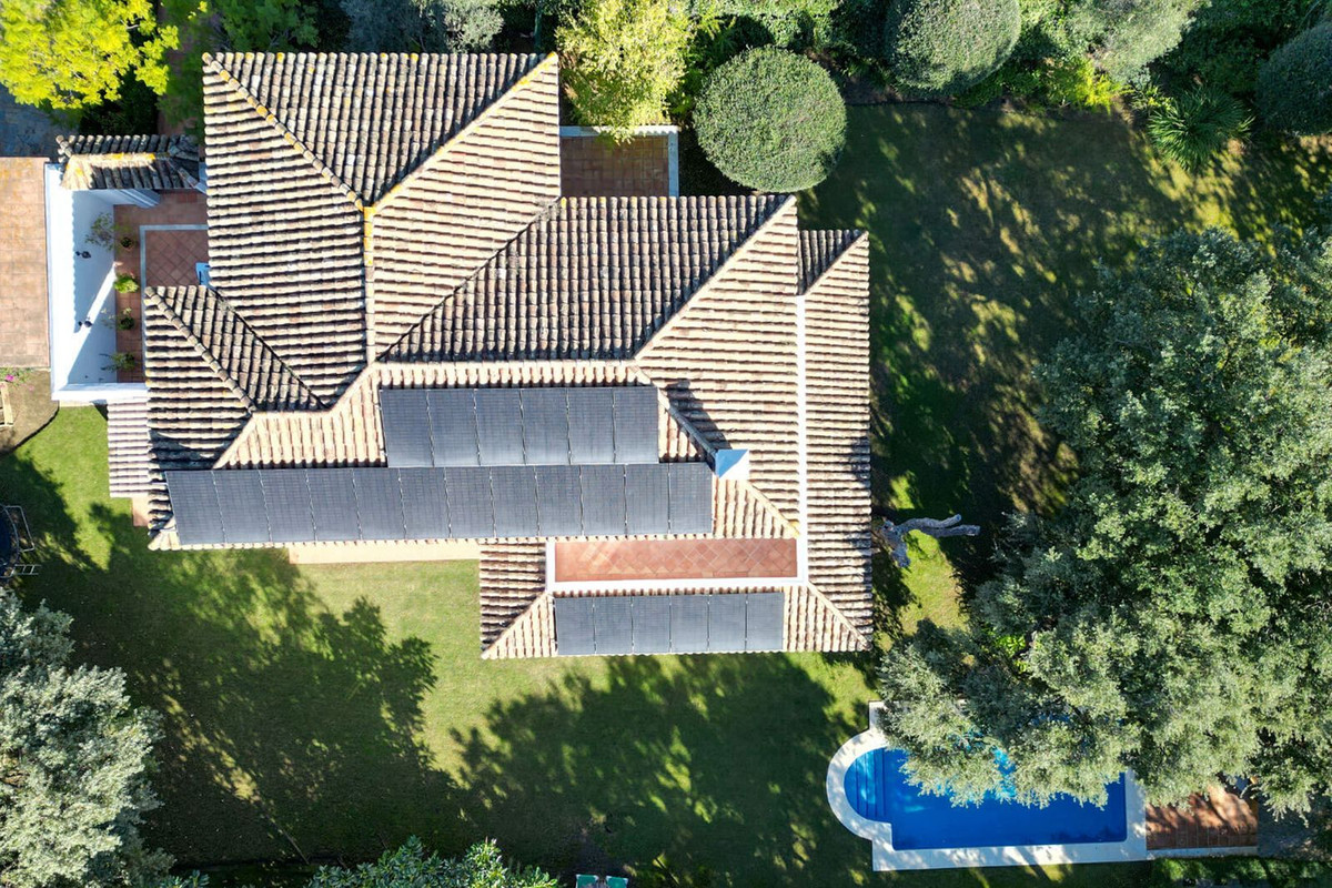 Se vende Villa - Chalet de 4 dormitorios en Costa Del Sol, Cadiz, España