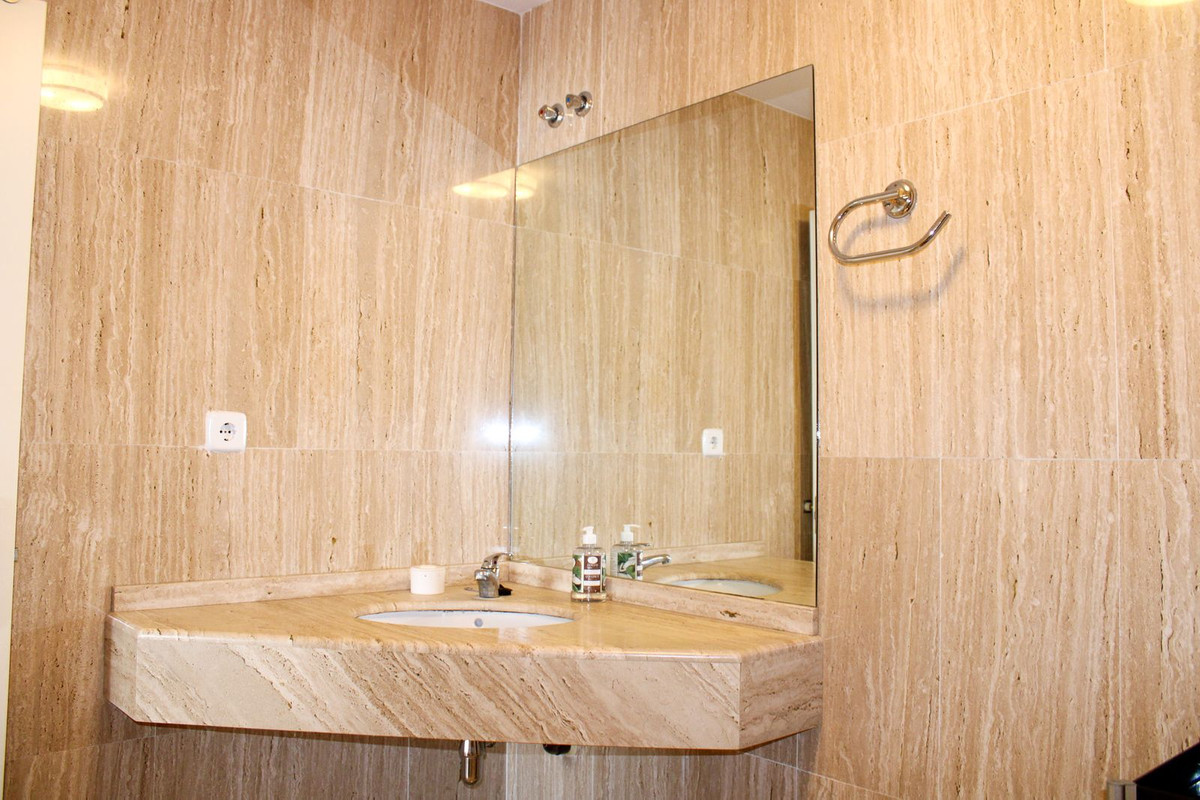 2 Bed Apartment for sale in Nerja Costa Del Sol East, Málaga, Spain