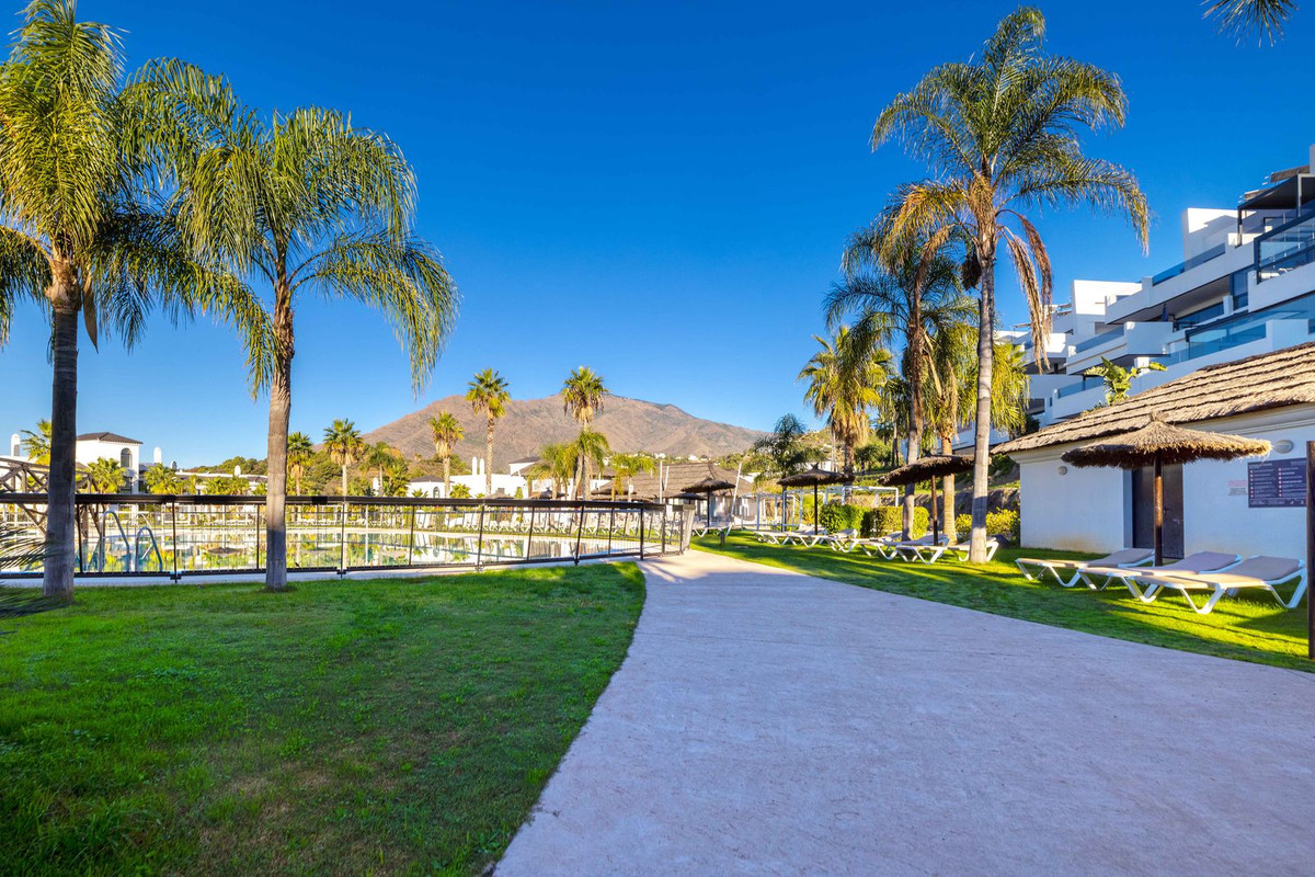 Se vende Apartamento Planta Media de 2 dormitorios en Costa Del Sol, Málaga, España