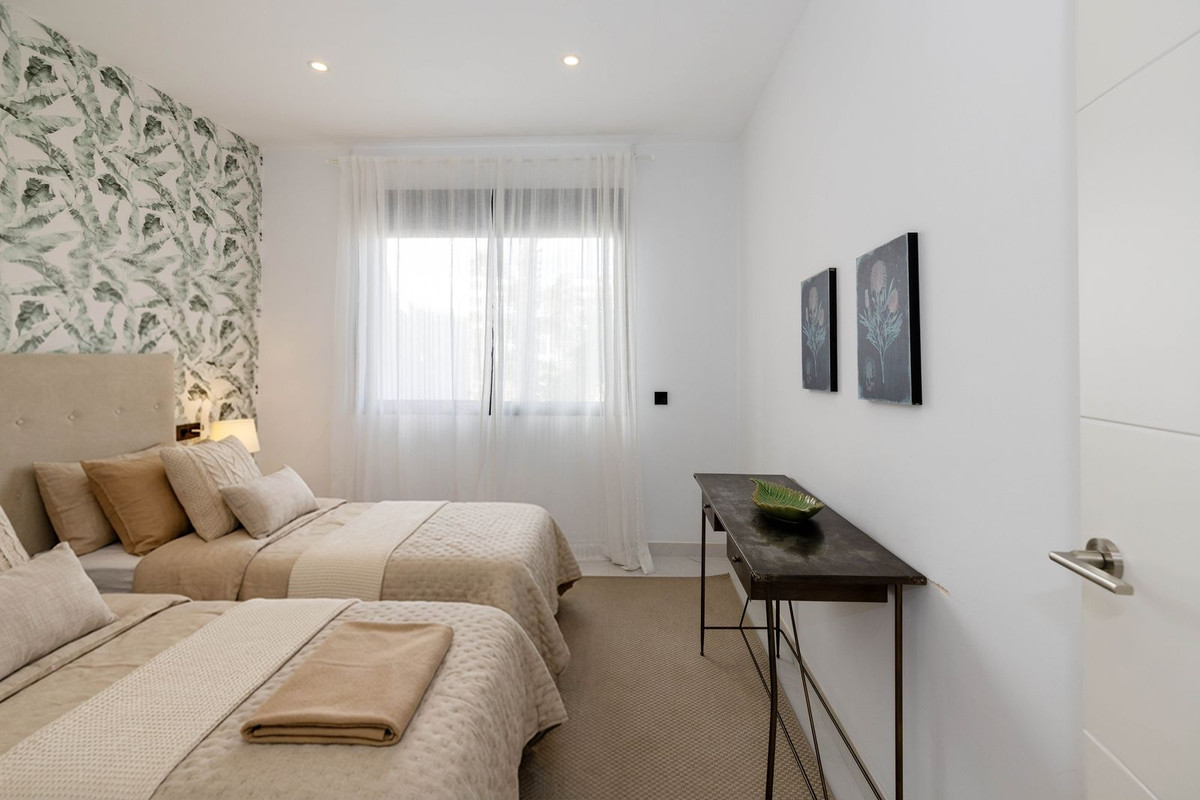 Se vende Apartamento Planta Media de 2 dormitorios en Costa Del Sol, Málaga, España