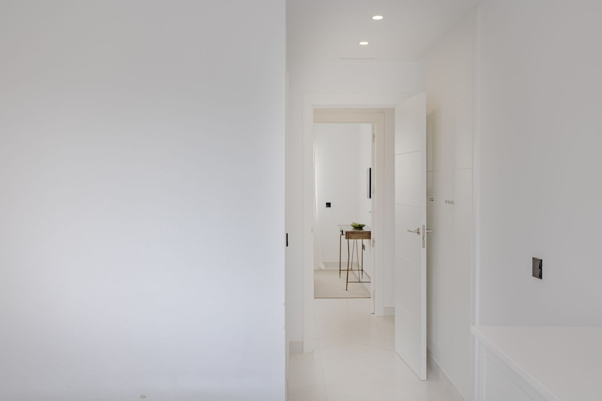 Se vende Apartamento Planta Media de 2 dormitorios en Costa Del Sol, Málaga, España