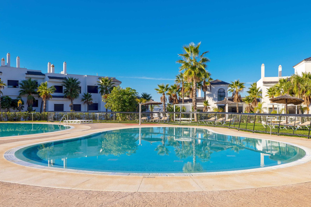 Se vende Apartamento Planta Media de 2 dormitorios en Costa Del Sol, Málaga, España