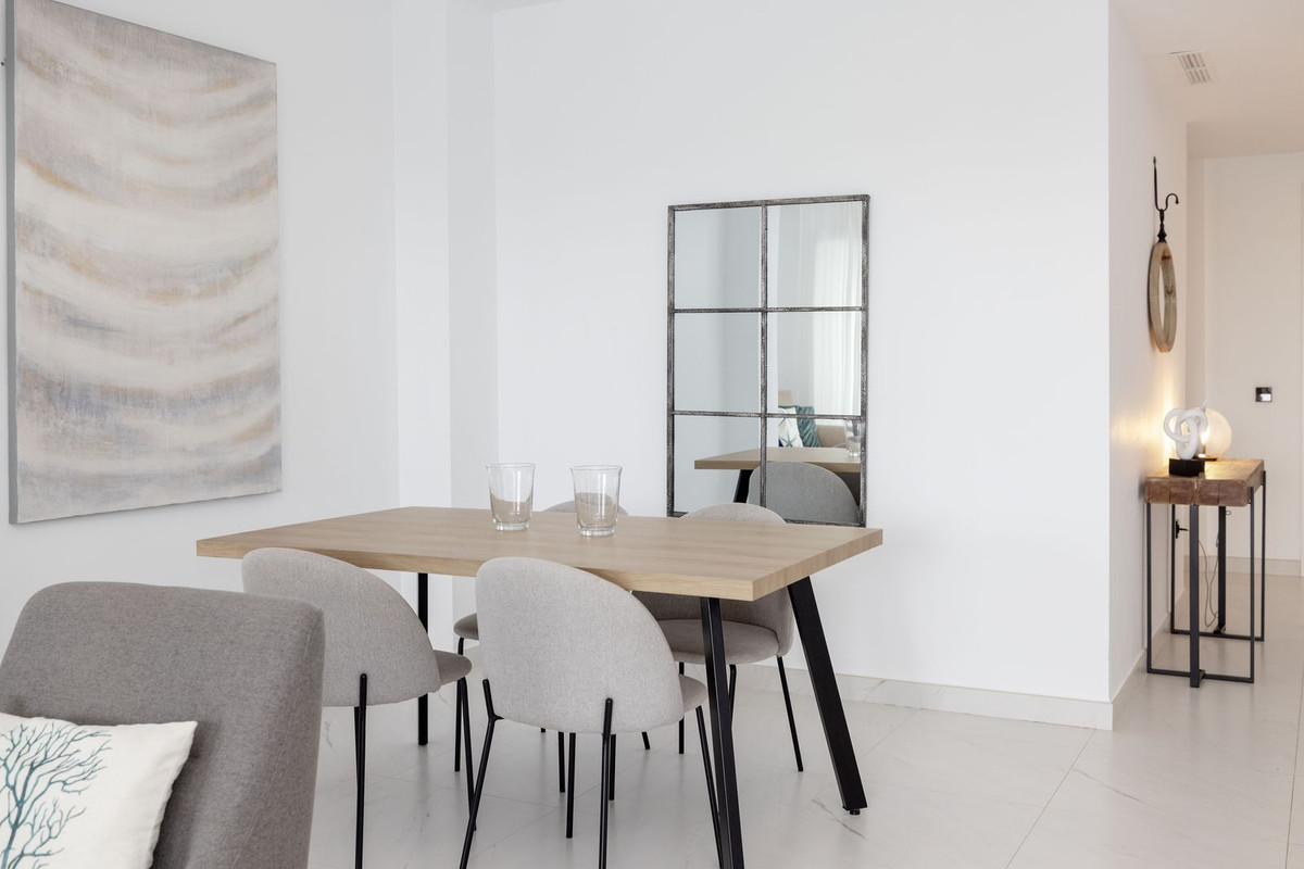 Se vende Apartamento Planta Media de 2 dormitorios en Costa Del Sol, Málaga, España