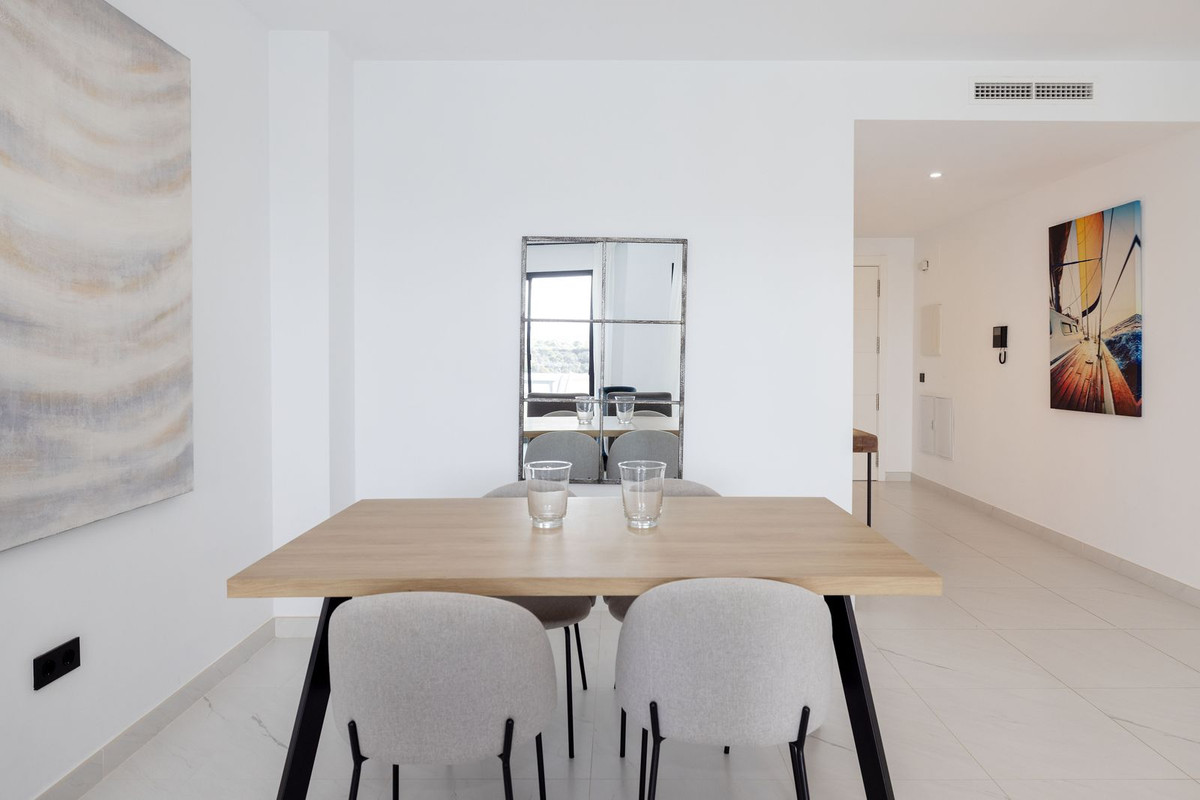 Se vende Apartamento Planta Media de 2 dormitorios en Costa Del Sol, Málaga, España