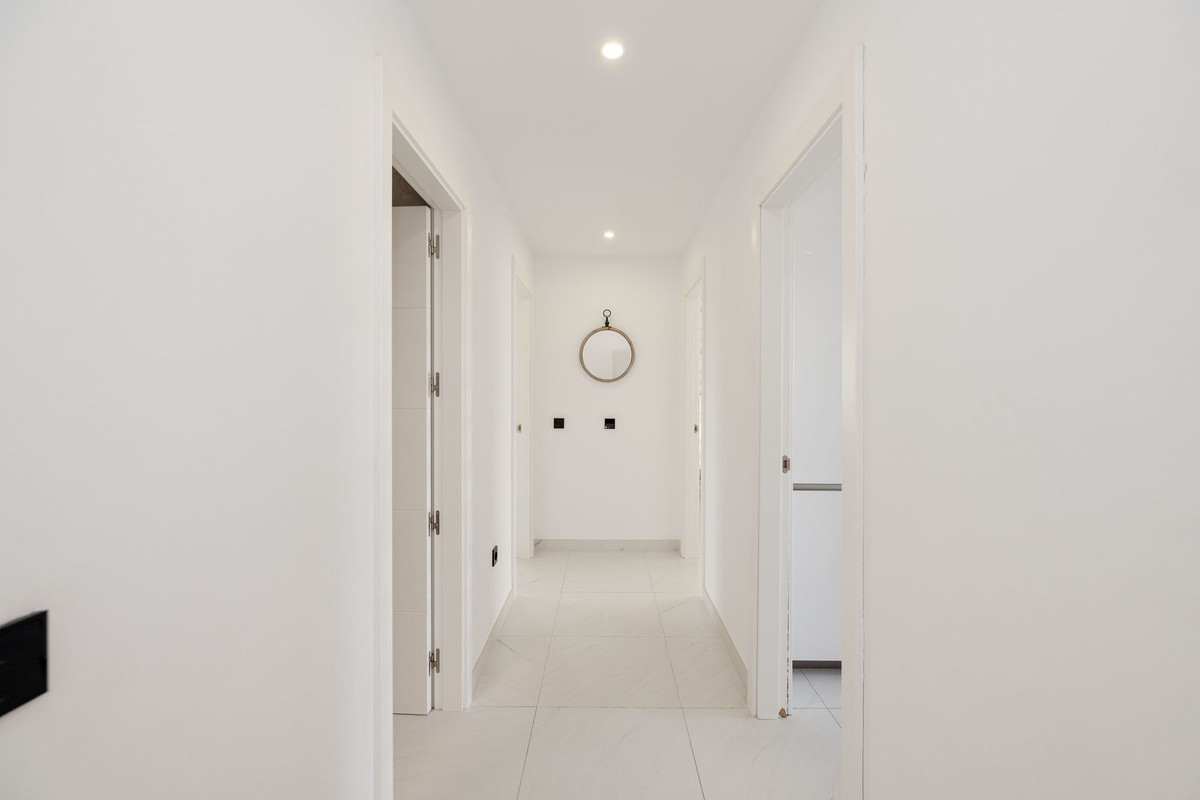 Se vende Apartamento Planta Media de 2 dormitorios en Costa Del Sol, Málaga, España