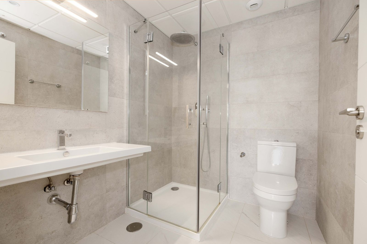 Se vende Apartamento Planta Media de 2 dormitorios en Costa Del Sol, Málaga, España