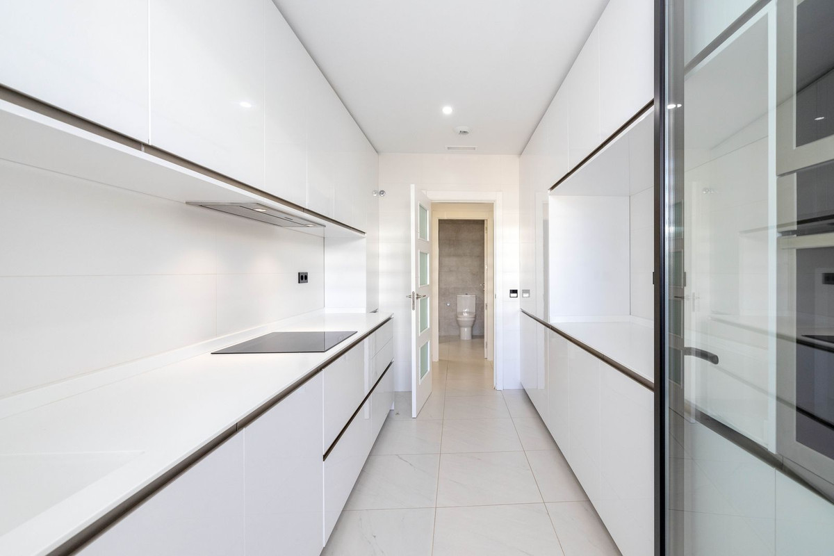 Se vende Apartamento Planta Media de 2 dormitorios en Costa Del Sol, Málaga, España