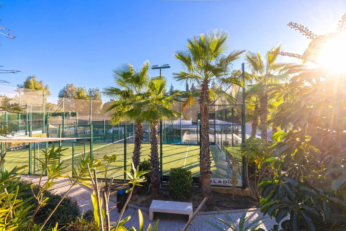 Se vende Apartamento Planta Media de 2 dormitorios en Costa Del Sol, Málaga, España