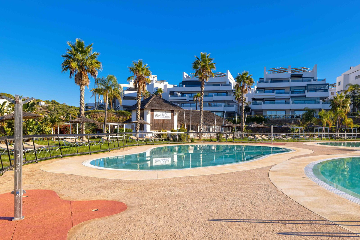 Se vende Apartamento Planta Media de 2 dormitorios en Costa Del Sol, Málaga, España