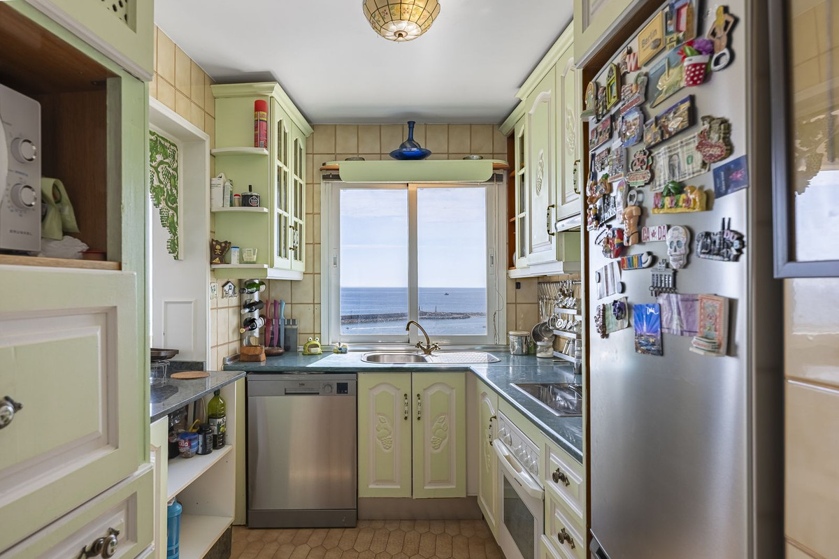 2 Bed Apartment for sale in Estepona Costa Del Sol, Málaga, Spain
