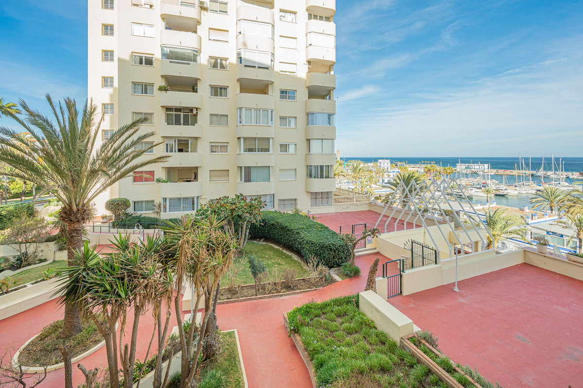2 Bed Apartment for sale in Estepona Costa Del Sol, Málaga, Spain