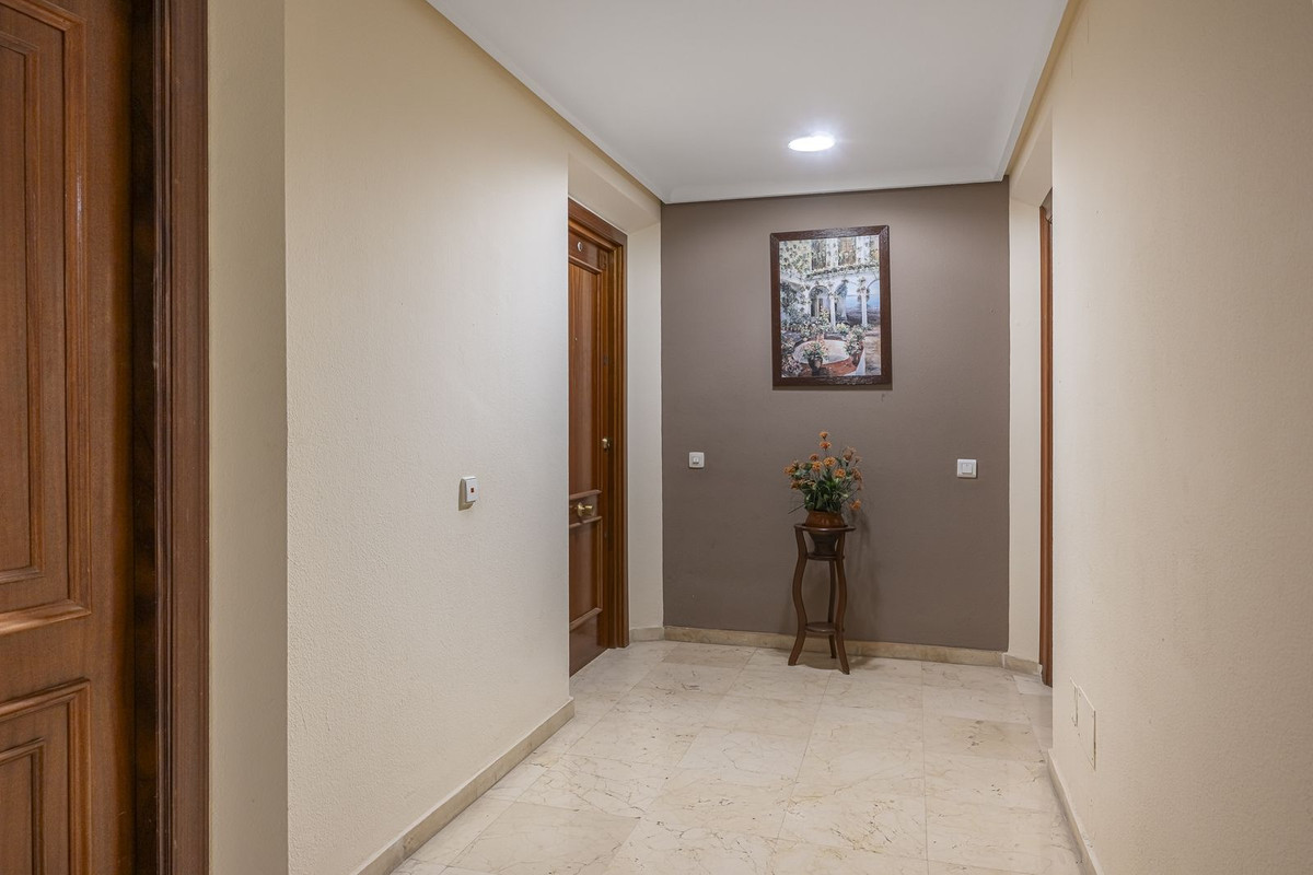 2 Bed Apartment for sale in Estepona Costa Del Sol, Málaga, Spain