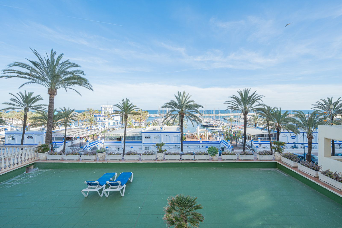 2 Bed Apartment for sale in Estepona Costa Del Sol, Málaga, Spain