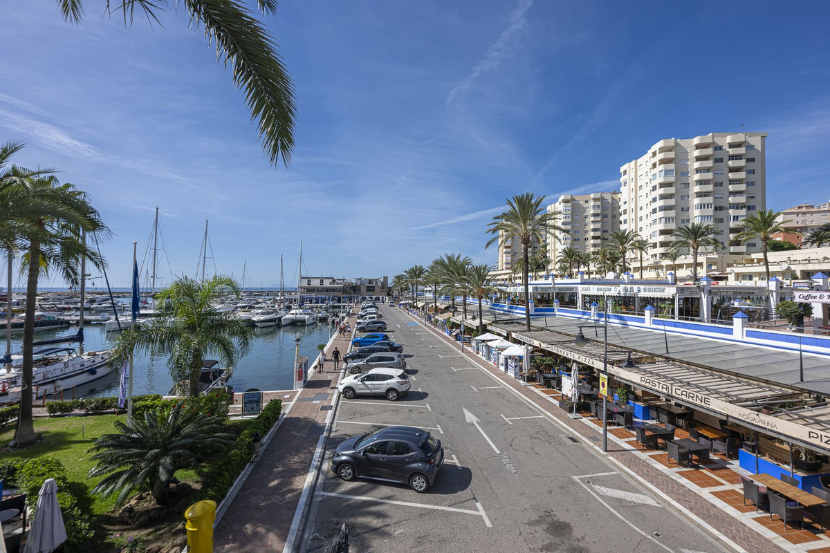 2 Bed Apartment for sale in Estepona Costa Del Sol, Málaga, Spain