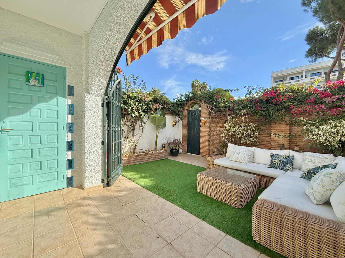 Se vende Pareada de 2 dormitorios en Costa Del Sol, Málaga, España