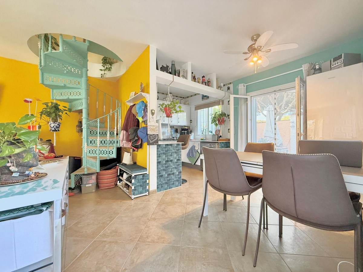 Se vende Pareada de 2 dormitorios en Costa Del Sol, Málaga, España