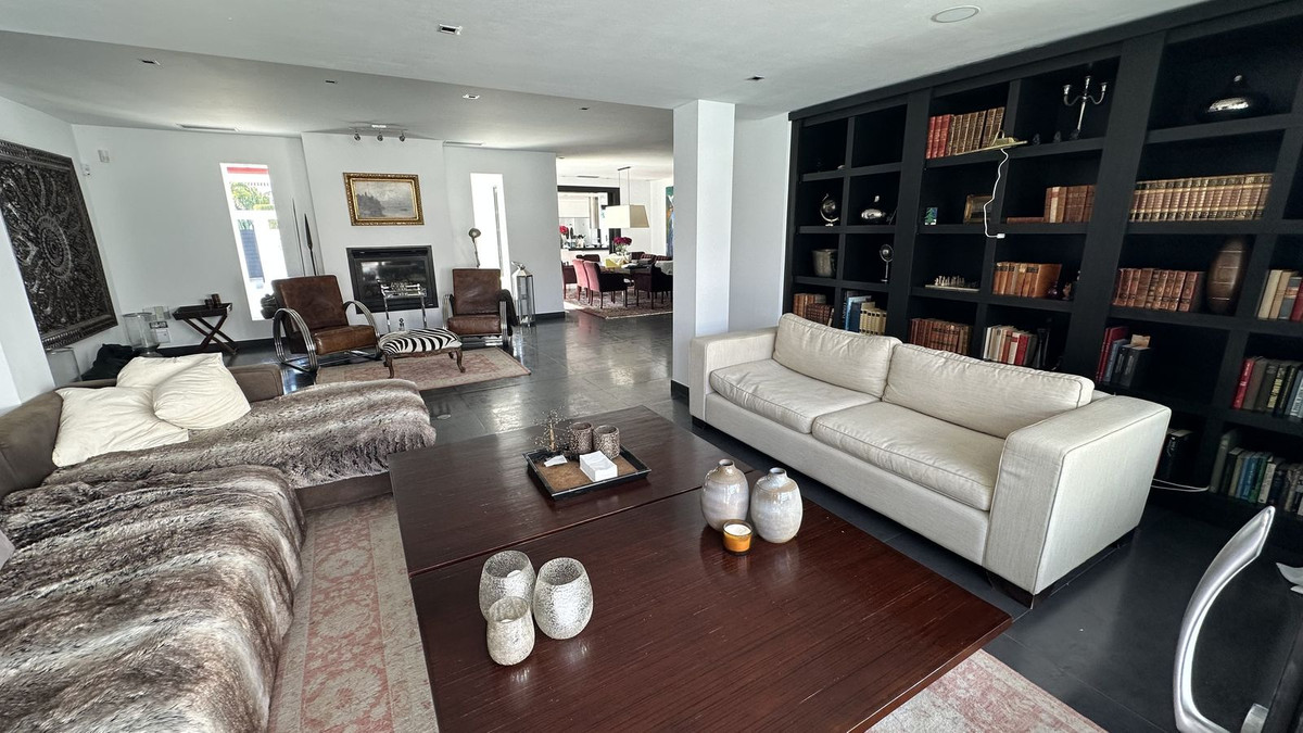 Se vende Villa - Chalet de 6 dormitorios en Costa Del Sol, Málaga, España