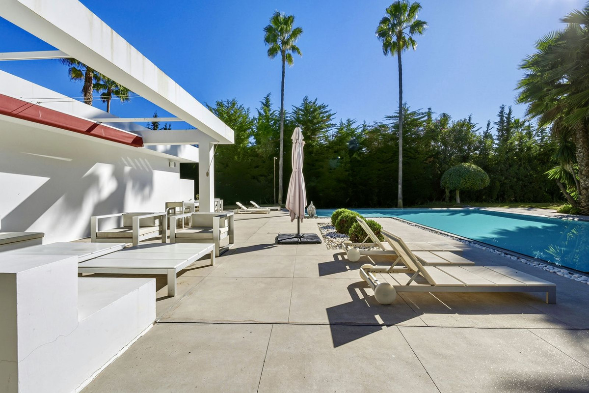 Se vende Villa - Chalet de 6 dormitorios en Costa Del Sol, Málaga, España