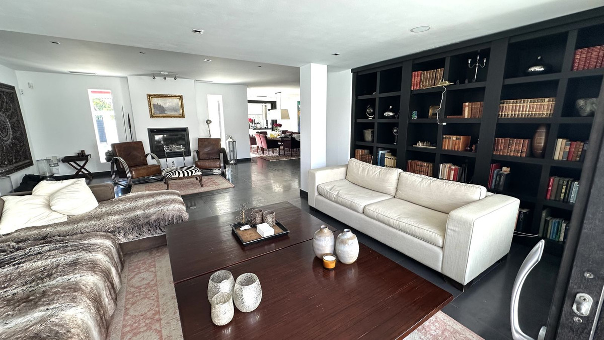 Se vende Villa - Chalet de 6 dormitorios en Costa Del Sol, Málaga, España
