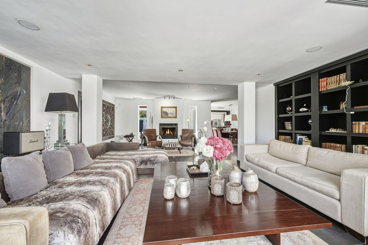 Se vende Villa - Chalet de 6 dormitorios en Costa Del Sol, Málaga, España