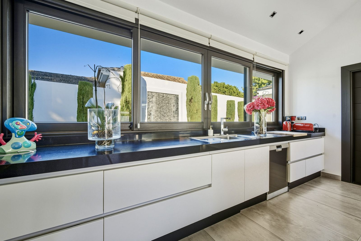 Se vende Villa - Chalet de 6 dormitorios en Costa Del Sol, Málaga, España