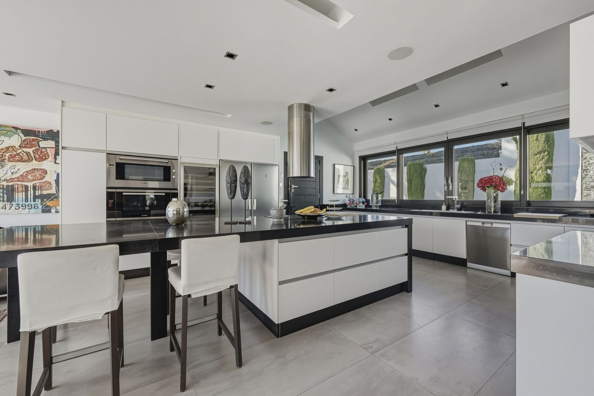 Se vende Villa - Chalet de 6 dormitorios en Costa Del Sol, Málaga, España