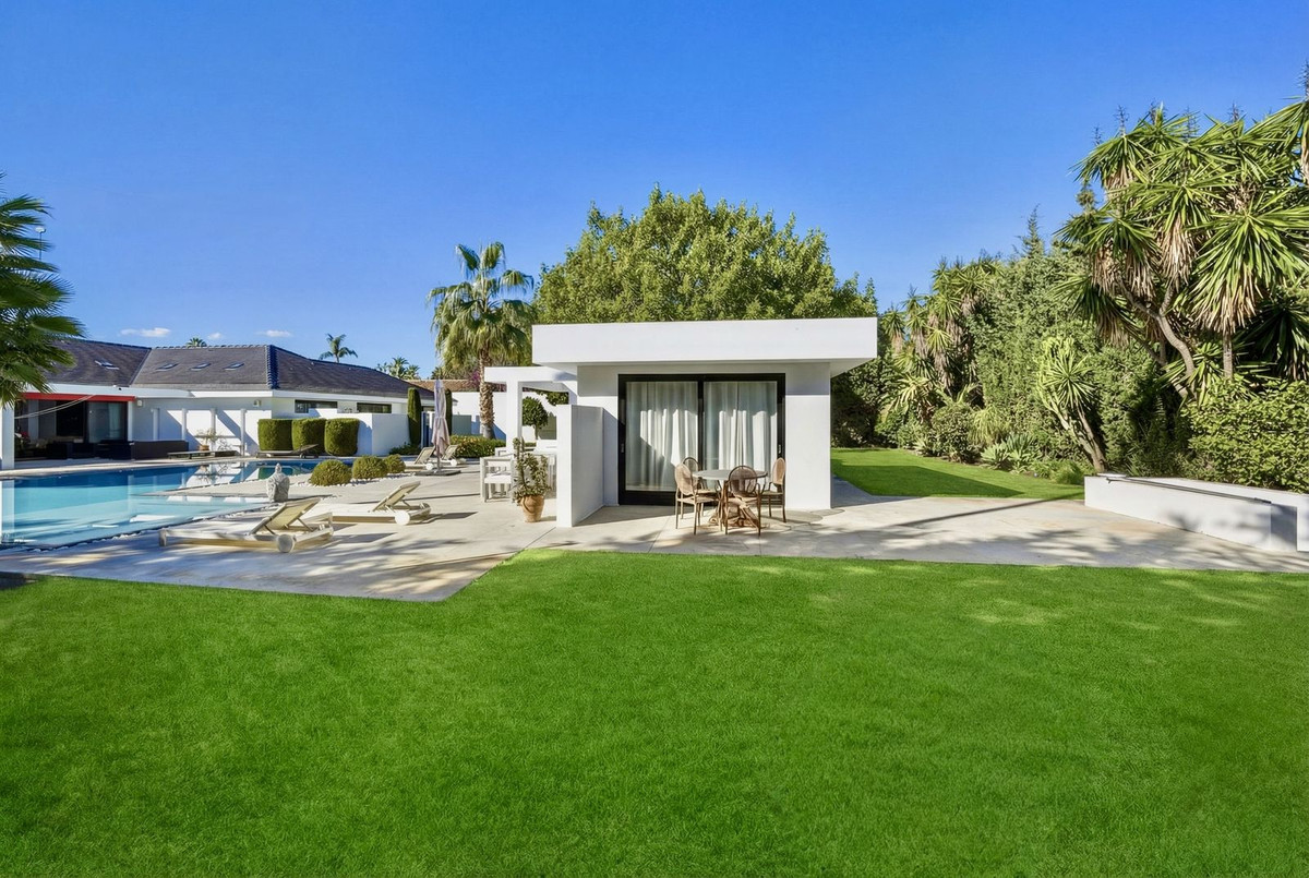 Se vende Villa - Chalet de 6 dormitorios en Costa Del Sol, Málaga, España