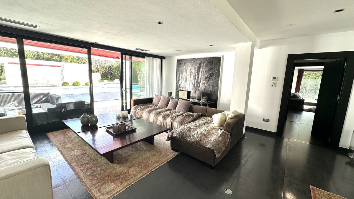 Se vende Villa - Chalet de 6 dormitorios en Costa Del Sol, Málaga, España