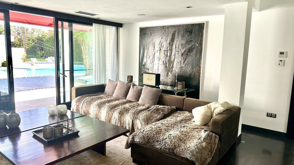 Se vende Villa - Chalet de 6 dormitorios en Costa Del Sol, Málaga, España