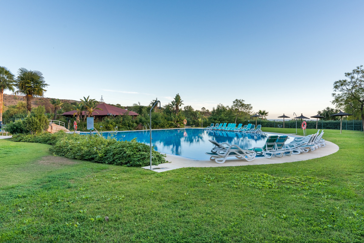 2 Bed Apartment for sale in Estepona Costa Del Sol, Málaga, Spain