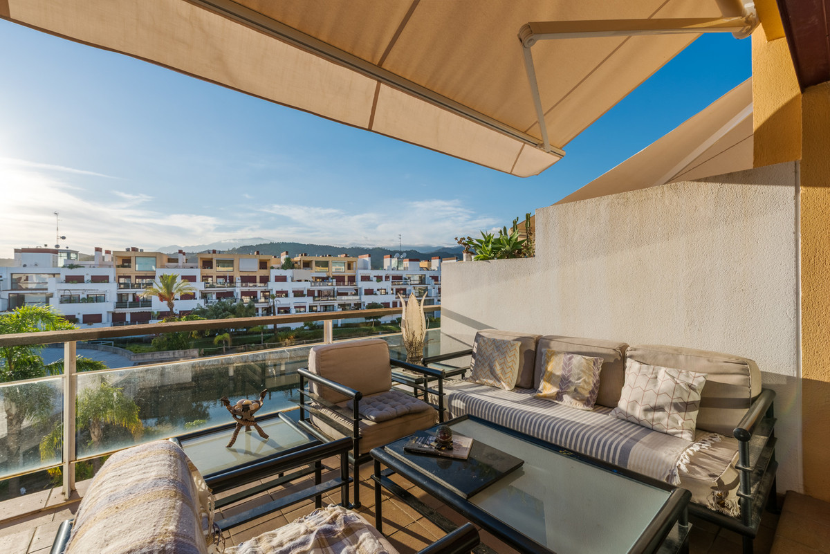 2 Bed Apartment for sale in Estepona Costa Del Sol, Málaga, Spain