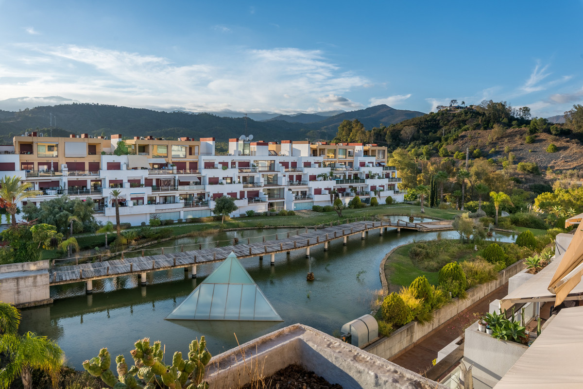 2 Bed Apartment for sale in Estepona Costa Del Sol, Málaga, Spain