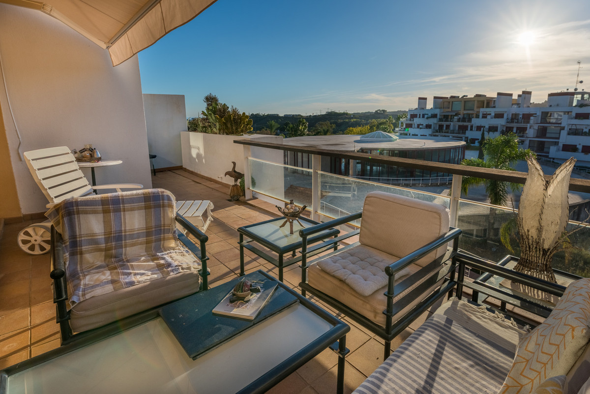 2 Bed Apartment for sale in Estepona Costa Del Sol, Málaga, Spain