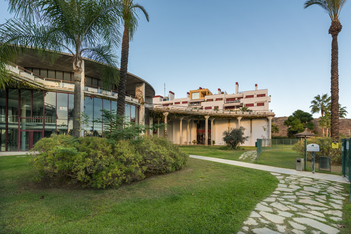 2 Bed Apartment for sale in Estepona Costa Del Sol, Málaga, Spain