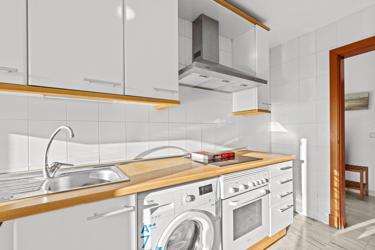 2 Bed Apartment for sale in Estepona Costa Del Sol, Málaga, Spain